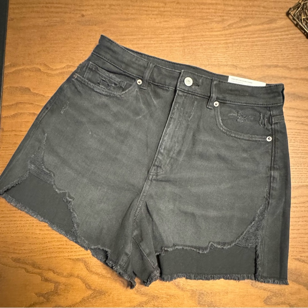 New AE mons shorts